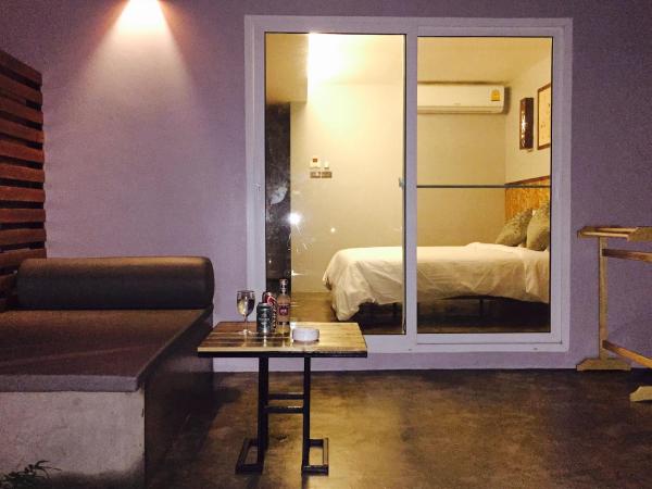 The Hip Resort @ Phi Phi : photo 1 de la chambre chambre double deluxe avec terrasse - vue sur jardin