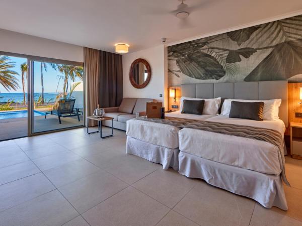 Riu Palace Mauritius - All Inclusive - Adults Only : photo 3 de la chambre suite junior avec accès direct à la piscine - club Élite