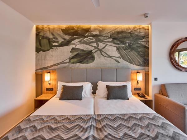 Riu Palace Mauritius - All Inclusive - Adults Only : photo 3 de la chambre suite junior - vue latérale sur mer
