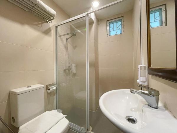 Arawana Express Chinatown : photo 8 de la chambre hébergement lit queen-size de luxe - pas de fenêtre