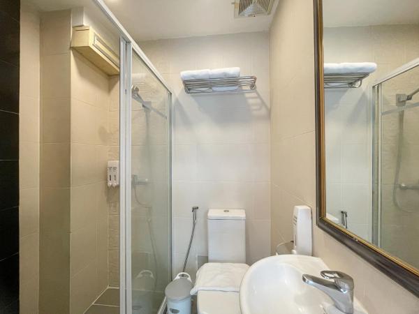 Arawana Express Chinatown : photo 5 de la chambre hébergement queen-size de luxe avec balcon