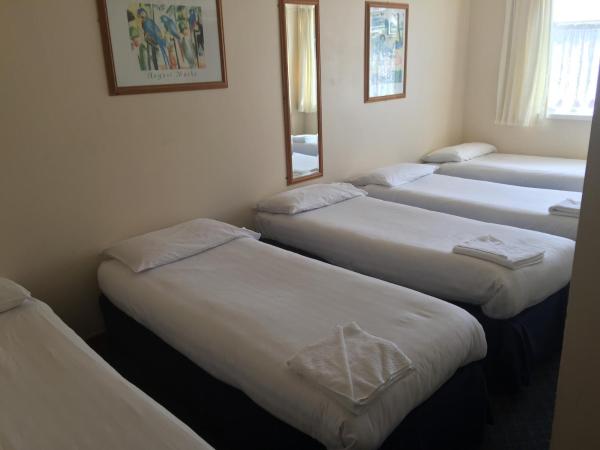 The Norwood Hotel For Groups-The Party Weekender! : photo 1 de la chambre chambre quintuple (5 adultes)