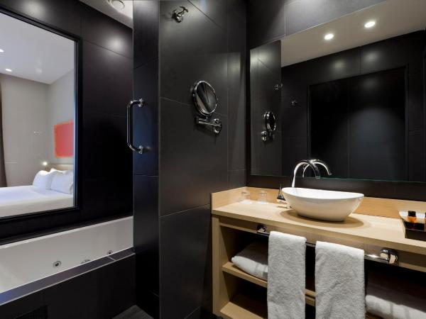 Hotel Àmbit Barcelona : photo 5 de la chambre chambre double de luxe avec baignoire spa 