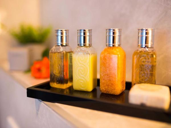 Royaluxs Hotel Plaza : photo 2 de la chambre suite avec piscine privée