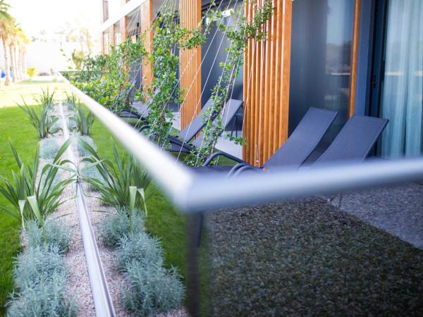 Royaluxs Hotel Plaza : photo 2 de la chambre chambre double avec salle de bains privative