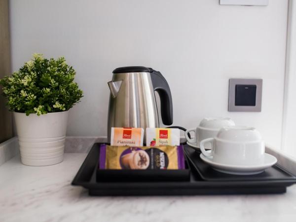 Royaluxs Hotel Plaza : photo 3 de la chambre chambre double avec douche