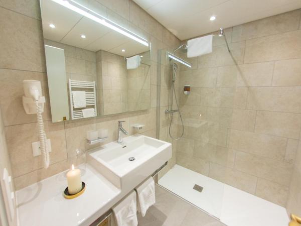 Hotel La Perla : photo 8 de la chambre panorama double room with balcony lake side