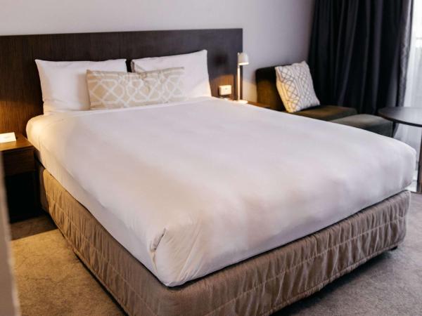 Mercure Brisbane Spring Hill : photo 2 de la chambre superior queen or king room with balcony