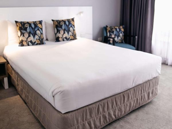 Mercure Brisbane Spring Hill : photo 7 de la chambre deluxe queen or king room with balcony - high floor
