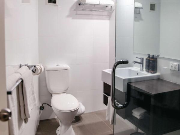 Mercure Brisbane Spring Hill : photo 7 de la chambre superior queen or king room with balcony
