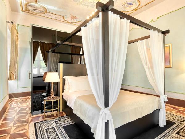 King Kresimir Heritage Hotel : photo 1 de la chambre chambre ancienne