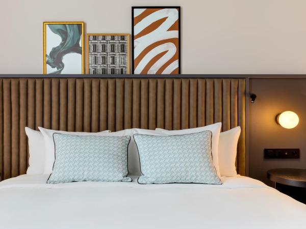 Le Parchamp, a Tribute Portfolio Hotel, Paris Boulogne : photo 5 de la chambre chambre lit king-size standard