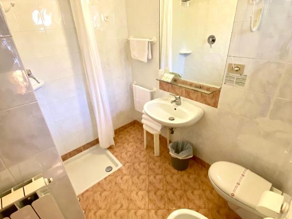 Hotel Signa : photo 5 de la chambre chambre triple standard