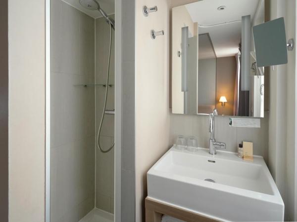 Hôtel Littéraire Arthur Rimbaud, BW Signature Collection : photo 6 de la chambre chambre classique avec 1 lit king-size et 1 lit simple - non-fumeurs