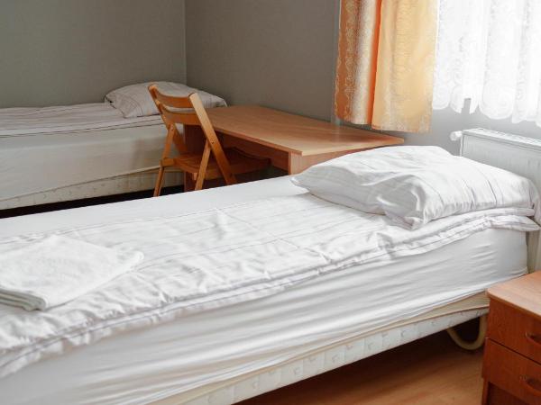 Dom Pielgrzyma Przystanek Wiara : photo 5 de la chambre studio familial