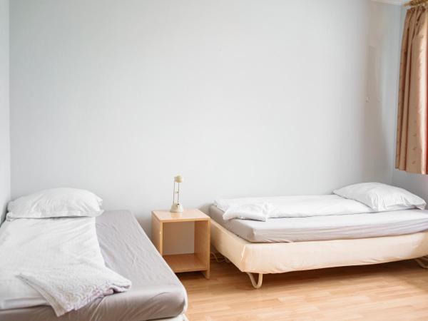 Dom Pielgrzyma Przystanek Wiara : photo 4 de la chambre chambre lits jumeaux avec salle de bains privative