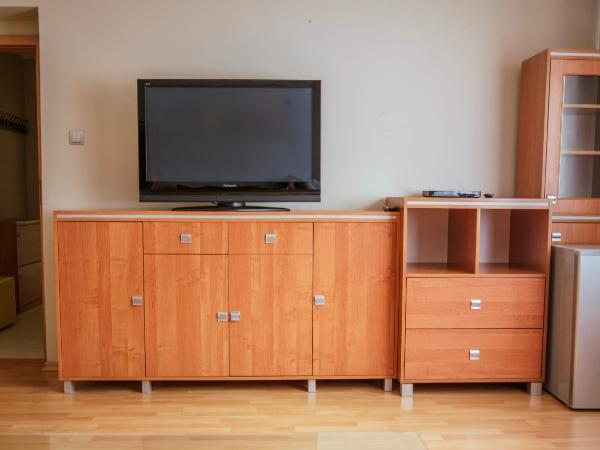 Dom Pielgrzyma Przystanek Wiara : photo 2 de la chambre chambre double deluxe avec lit d'appoint