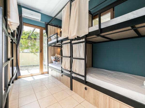 Walk in Hostel Faro Airport : photo 1 de la chambre lit dans dortoir mixte de 8 lits