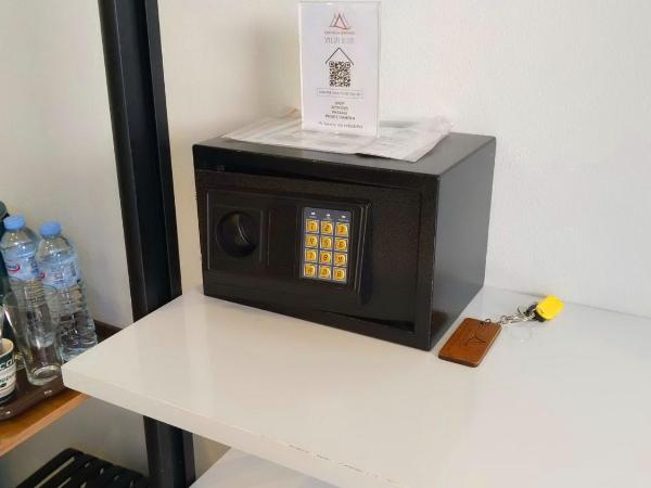 Blue Haven Beach Villas and Resort Apartments : photo 1 de la chambre chambre double deluxe avec balcon