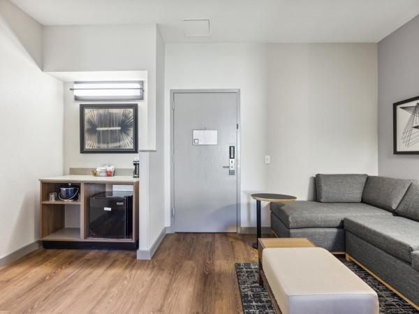 Hyatt Place San Antonio Northwest/Medical Center : photo 4 de la chambre chambre avec 2 lits doubles et canapé-lit