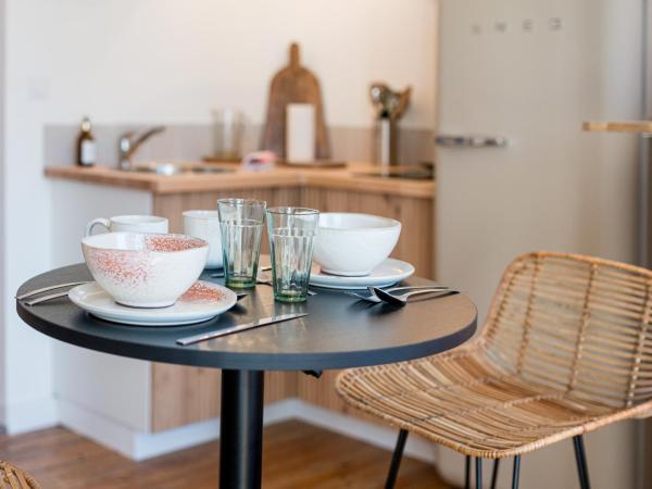 Villa Robs - Appartements tout confort, Netflix, Haut débit, Localisation idéale - Courts séjours & Affaires : photo 10 de la chambre studio supérieur