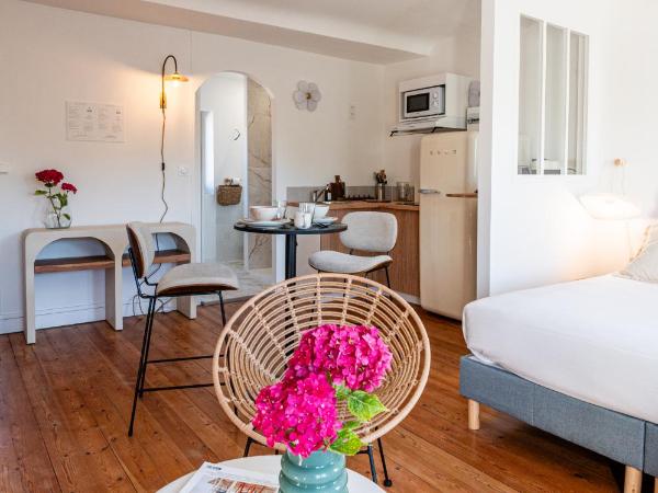 Villa Robs - Appartements tout confort, Netflix, Haut débit, Localisation idéale - Courts séjours & Affaires : photo 9 de la chambre studio supérieur