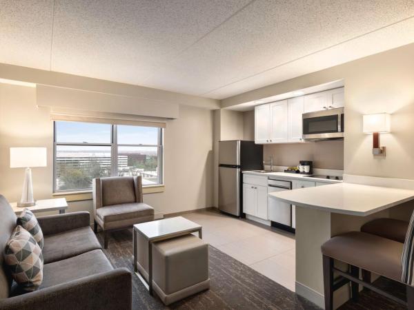Homewood Suites by Hilton Philadelphia-City Avenue : photo 2 de la chambre suite studio lit king-size - non-fumeurs