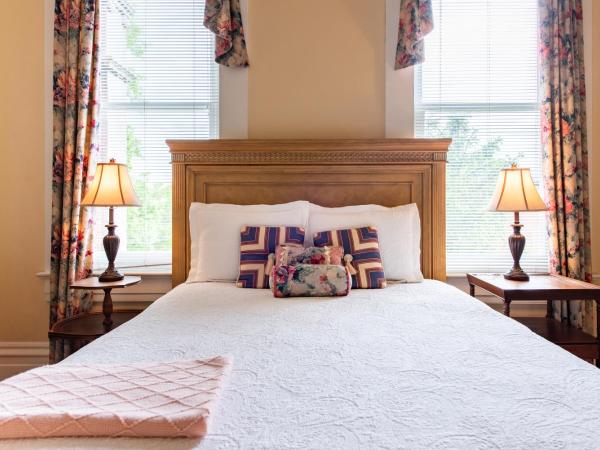 DuPont Mansion Bed & Breakfast : photo 2 de la chambre suite lit queen-size deluxe