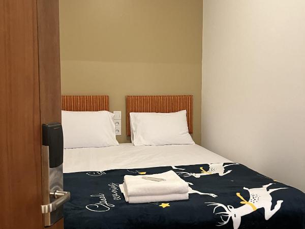 Senayan Stay : photo 4 de la chambre chambre double avec salle de bains commune