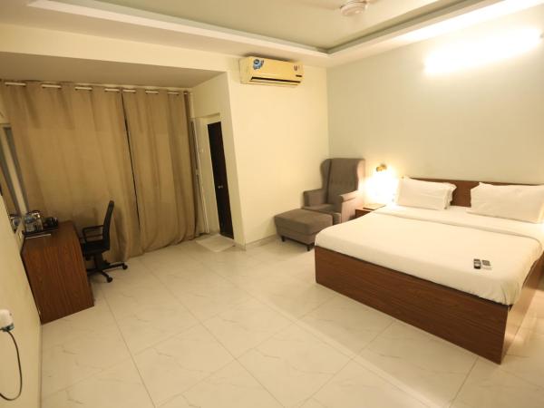Sai Park Inn by UMRB - Mumbai Airport : photo 10 de la chambre suite deluxe avec lit king-size
