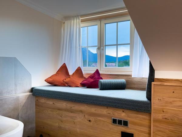 Hotel Frauenschuh Garni : photo 4 de la chambre suite junior avec balcon