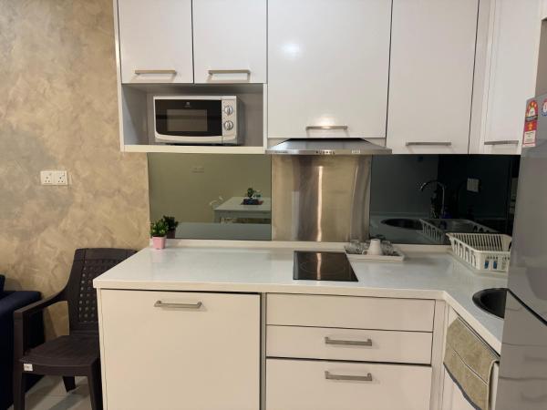 Summer Suites KLCC By Classy : photo 4 de la chambre studio avec balcon