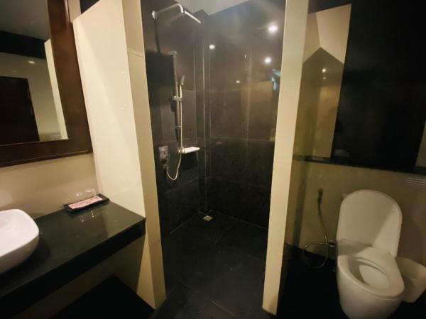 Beach Bungalow at Lanta Resort : photo 7 de la chambre chambre lits jumeaux spacieuse