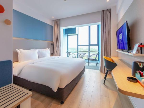 Holiday Inn Express Shanghai Pudong Airport, an IHG Hotel : photo 5 de la chambre chambre lit king-size standard