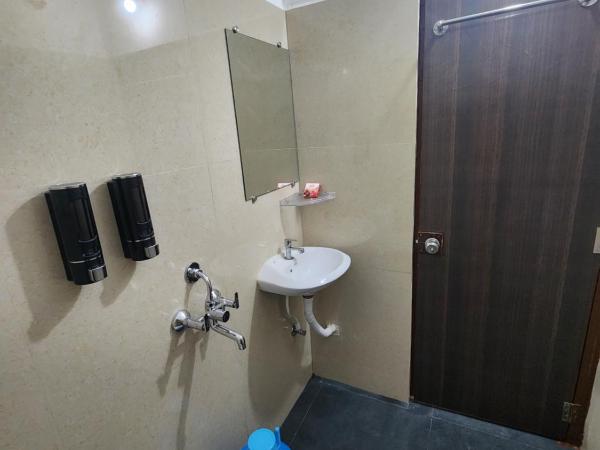 Innzoy Hotels : photo 6 de la chambre chambre deluxe