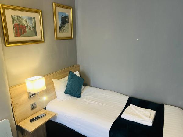 Ardenlee Guest House : photo 2 de la chambre chambre simple avec salle de bains privative séparée