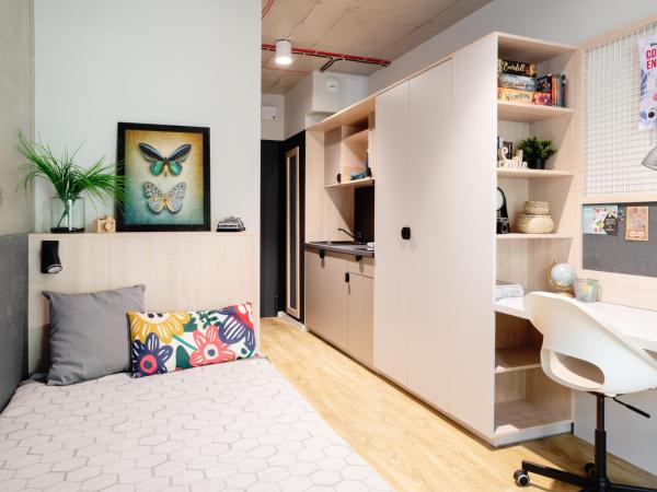 Chillout Dorm Warszawa : photo 6 de la chambre chambre simple avec salle de bains privative