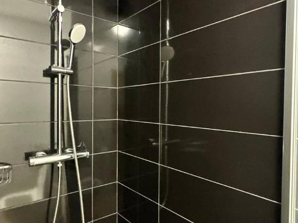 Pensión Alicante Bergez : photo 9 de la chambre chambre lits jumeaux - vue sur ville