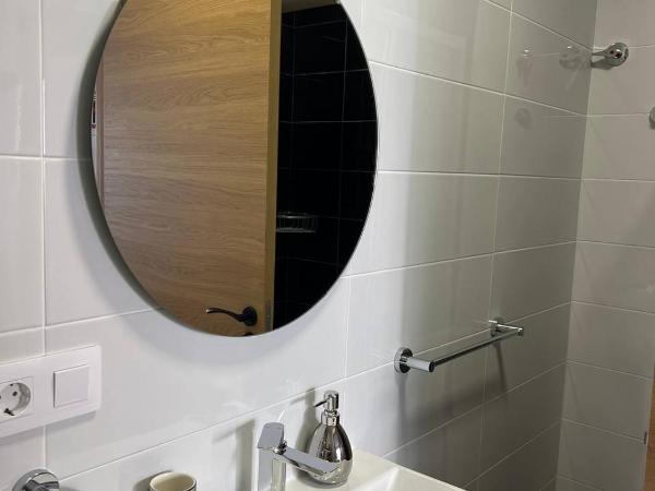 Pensión Alicante Bergez : photo 4 de la chambre chambre lit queen-size avec balcon