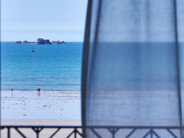 Mercure St Malo Front de Mer : photo 8 de la chambre chambre double classique avec vue sur mer partielle