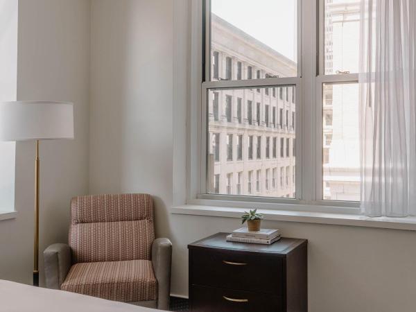 Club Quarters Hotel Faneuil Hall, Boston : photo 5 de la chambre chambre supérieure lit queen-size