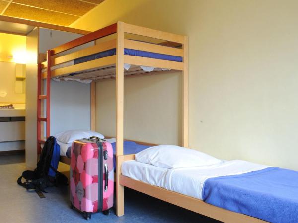 Hostel Europa : photo 3 de la chambre lits superposés dans dortoir masculin 