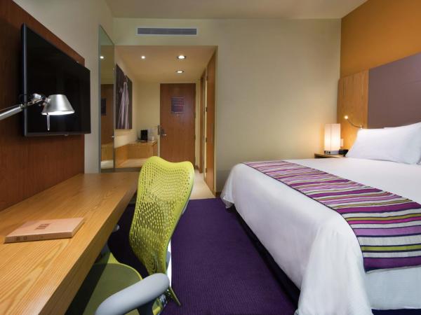 Hilton Garden Inn Monterrey Airport : photo 2 de la chambre chambre lit king-size