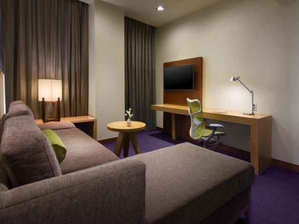 Hilton Garden Inn Monterrey Airport : photo 2 de la chambre suite junior lit king-size