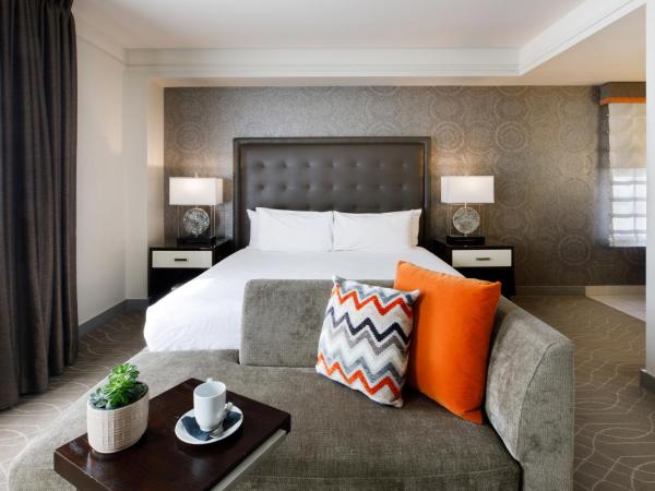 Colcord Hotel Oklahoma City, Curio Collection by Hilton : photo 10 de la chambre suite lit king-size