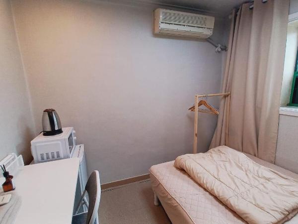 Sujeongjang Inn : photo 5 de la chambre chambre double avec salle de bains privative