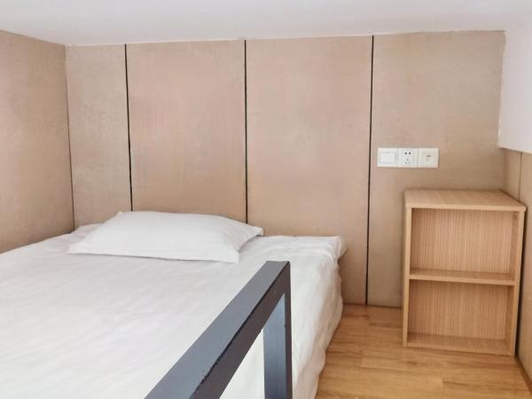 Yozo Serviced Apartment : photo 10 de la chambre studio avec mezzanine