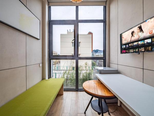 Yozo Serviced Apartment : photo 6 de la chambre studio avec mezzanine