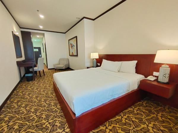 Riviera Suites Melaka : photo 1 de la chambre suite deluxe avec lit king-size