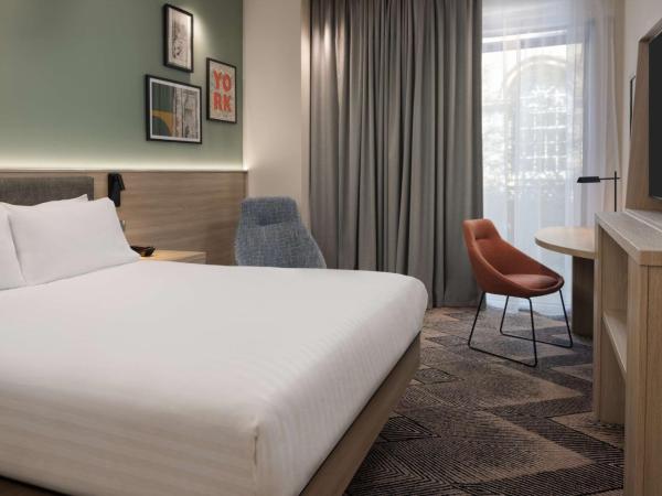 Hampton by Hilton York : photo 1 de la chambre chambre lit queen-size